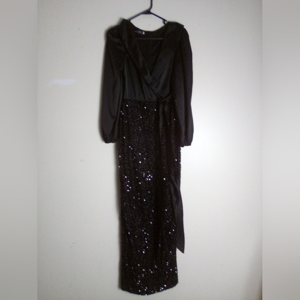 MISS ORD Elegant Black Wrap Dress with Sequin Skirt SIZE SMALL - Picture 4 of 7